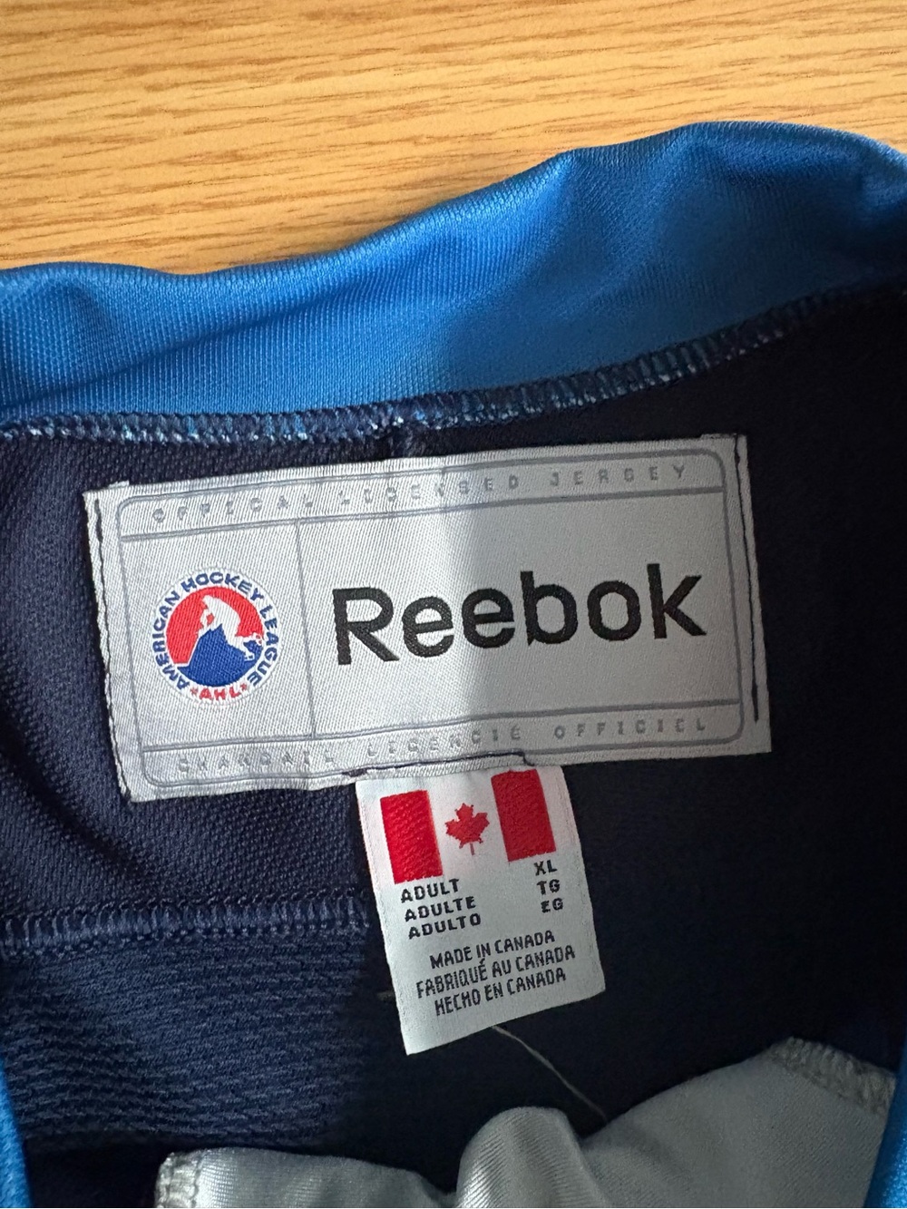 2012-2013 St.john’s Ice caps Autographed Men’s Hockey Jersey - Picture 3 of 4